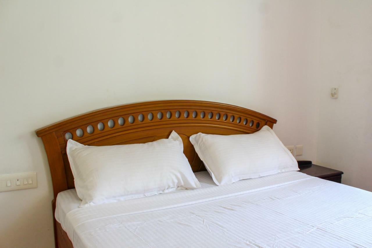 Magic Land Resorts Athirapally Irinjalakuda Zewnętrze zdjęcie